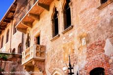 De stad Verona - De stad Verona: Het Huis van Julia met het beroemde balkon. Verona is de stad van Romeo en Julia. Hoewel het fictieve personen waren, staan in...
