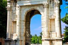 City of Verona - City of Verona: The Arco dei Gavi, the Gavi Arch, was erected in the 1st century in honour of the important Roman Gavi family, citizens of...