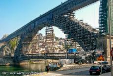 Historisch centrum van Porto - Historisch centrum van Porto: De brug Dom Luis I werd in 1886 in gebruik genomen, het is de beroemdste brug van Porto. Ze ligt over de Douro...