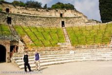 Archeologische sites van Pompeii en Herculaneum - Het Teatro Grande in Pompeii. Toen de steden Pompeii, Herculaneum en Torre Annunziata in 79 n.Chr. werden verwoest door een eruptie van de...