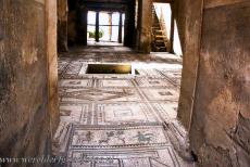 Archeologische sites van Pompeii en Herculaneum - Archeologische opgravingen van Pompeii, Herculaneum en Torre Annunziata: Het Huis van de Tragische Dichter in Pompeii is een karakteristiek...