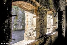 Defence Line of Amsterdam-Fort along the Pampus - Defence Line of Amsterdam: The Fort along the Pampus, the dry moat seen from the inner fort. Together with the coastal battery on the...