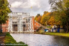 The Four Lifts on the Canal du Centre - The Four Lifts on the Canal du Centre: Lift no. 1 at Houdeng-Goegnies. On a short stretch of the Canal du Centre, the water level rises 66.2...