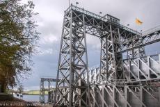 The Four Lifts on the Canal du Centre - The Four Lifts on the Canal du Centre in Belgium: The historic boat lift no. 4 at Thieu. The only hydraulic boat lifts in the...