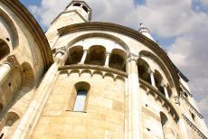 Kathedraal,Torre Civica en Piazza Grande, Modena - De kathedraal van Modena, Torre Civica en Piazza Grande in Modena. De apsis van kathedraal van Modena. De kathedraal is het enig bekende...