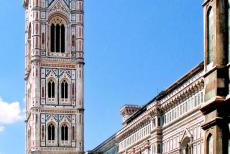 Historisch centrum van Florence - Historisch centrum van Florence: De 85 meter hoge Campanile van de kathedraal van Florence is een vrijstaande toren, de Campanile van Giotto. De... Historisch centrum van Florence - Historisch centrum van Florence: De 85 meter hoge Campanile van de kathedraal van Florence is een vrijstaande toren, de Campanile van Giotto. De...