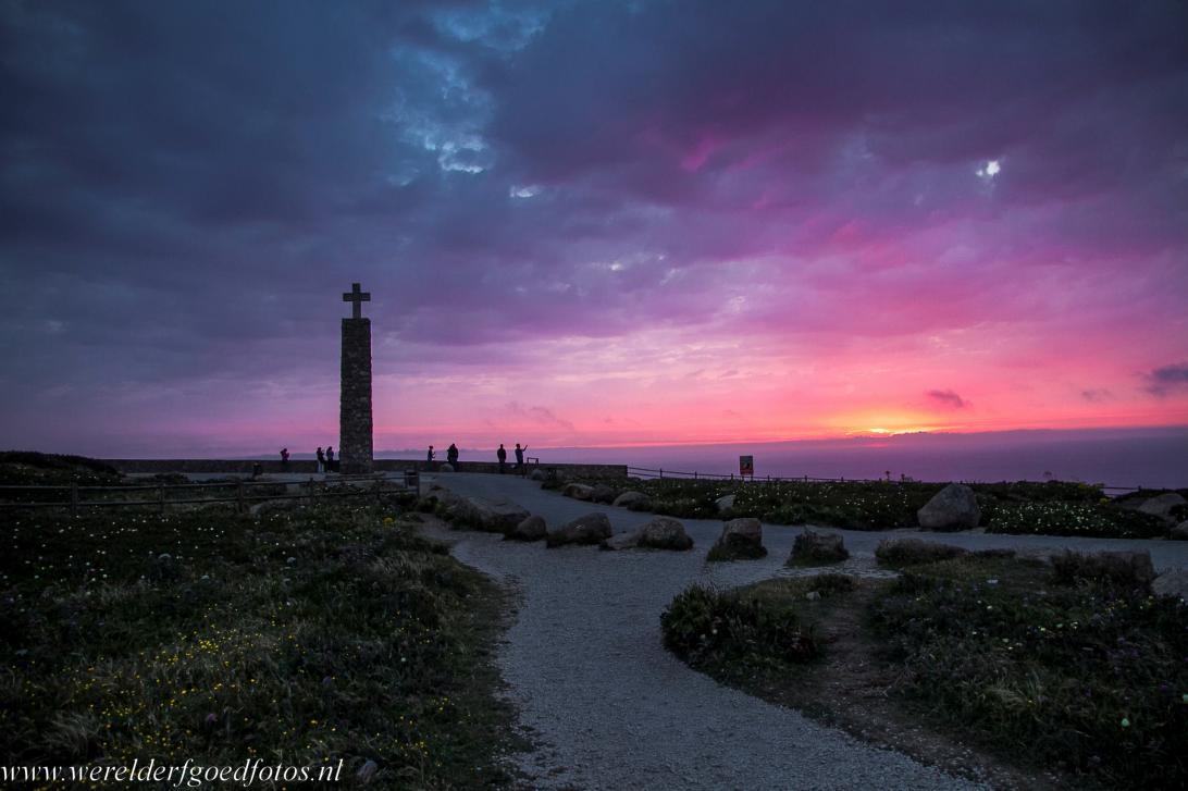 Cultuurlandschap van Sintra - Cultuurlandschap van Sintra: Een adembenemende zonsondergang op Cabo da Roca (Kaap Roca), de meest westelijke punt van het vasteland van Europa....