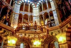 Aachen Cathedral - Aachen Cathedral: The Barbarossa Chandelier hangs&nbsp;from the octagonal domed vault&nbsp;of the Palatine Chapel.&nbsp;The&nbsp;chandelier was...