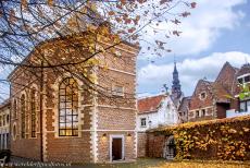 Vlaams Begijnhof Tongeren - Vlaamse begijnhoven: De St. Ursulakapel in het Vlaams Begijnhof van Tongeren is gewijd aan St. Ursula. De kapel werd in de 13de...