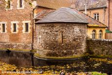 Flemish Béguinage Tongeren - Flemish Béguinage in Tongeren: The town wall, the river Jeker and the Clothmaker's Tower, the 13th century tower is part of...