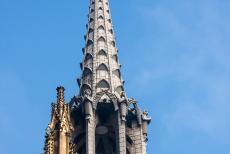 Dom van Keulen - Een pinakel van de Kölner Dom, de Dom van Keulen. Hoewel de Dom zwaar beschadigd werd, overleefde ze WOII. Hiervoor geeft...