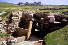 Neolithisch Orkney - Hart van Neolithisch Orkney: Skara Brae is een neolithische nederzetting in Schotland, het ligt aan de Bay of Skaill, een kleine baai...