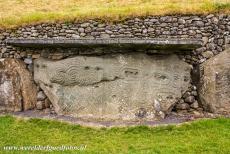 Bend of the Boyne - Newgrange - Brú na Bóinne - Archaeological Ensemble of the Bend of the Boyne: Kerbstone 52 at the back of Newgrange is engraved with...