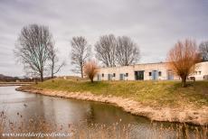 Stelling van Amsterdam - Stelling van Amsterdam: Het Fort bij Vijfhuizen ligt op een klein eiland in de Ringvaart rond de Haarlemmermeer. Het Fort bij Vijfhuizen is een...