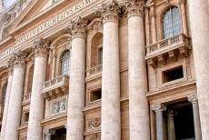 Historisch centrum van Rome - Historisch centrum van Rome: Vaticaanstad is een ommuurde enclave in de stad Rome. De Sint-Pieter ligt in het Vaticaan. De basiliek werd...
