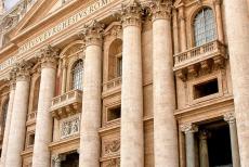 Historisch centrum van Rome - Historisch centrum van Rome: Vaticaanstad is een ommuurde enclave in de stad Rome. De Sint-Pieter ligt in het Vaticaan. De basiliek werd...