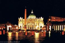 Historisch centrum van Rome - Historisch centrum van Rome: Vaticaanstad met de Sint-Pietersbasiliek bij nacht. Voor de Sint-Pietersbasiliek, of kortweg Sint-Pieter, staat...