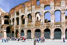 Historisch centrum van Rome - Het Colosseum in Rome dateert uit 72 AD, het was het grootste amfitheater van het Romeinse Rijk, de officiële naam is het Flavisch...