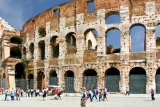 Historisch centrum van Rome - Het Colosseum in Rome dateert uit 72 AD, het was het grootste amfitheater van het Romeinse Rijk, de officiële naam is het Flavisch...