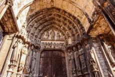Kathedraal van Chartres - Kathedraal van Chartres:&nbsp;De linker ingang van het zuidportaal. Het indrukwekkende portaal in de westfa&ccedil;ade staat bekend als het...