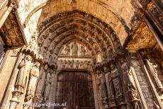 Kathedraal van Chartres - Kathedraal van Chartres: De linker ingang van het zuidportaal. Het indrukwekkende portaal in de westfaçade staat bekend als het...