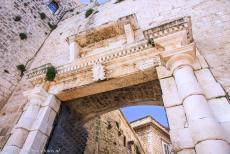 Historische stad Trogir - Historische stad Trogir: De Zeepoort is de zuidelijke poort en een van de twee stadspoorten in de muren, de andere...