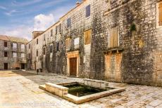 Stari Grad Plain - Stari Grad Plain: The seaward façade of Kastel Tvrdalj, a fortified mansion in the historic town of Stari Grad. It was built by Petar...