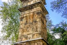 Zuil van Igel - De Zuil van Igel, de Igeler Säule, is een Romeins monument uit de 3de eeuw AD. De Zuil van Igel is op alle vier de...