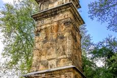 Zuil van Igel - De Zuil van Igel, de Igeler Säule, is een Romeins monument uit de 3de eeuw AD. De Zuil van Igel is op alle vier de...