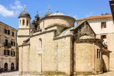 Kotor en de Baai van Kotor - Natuurlijke en cultuurhistorische omgeving van Kotor: De St. Nicolaaskerk, Sveti Nikola. De St. Nicolaaskerk is de...