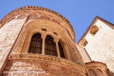 Kotor en de Baai van Kotor - Natuurlijke en cultuurhistorische omgeving van Kotor: De kathedraal van St.Tryphon is een van de twee Rooms-katholieke kerken van...