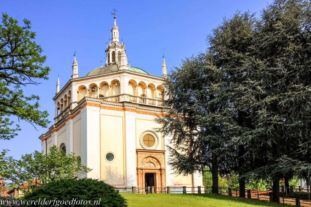 Crespi d'Adda - De kerk van Crespi d'Adda. De familie Crespi bouwde rond haar textielfabriek&nbsp;een dorpje voor haar&nbsp;werknemers&nbsp;en hun gezin....
