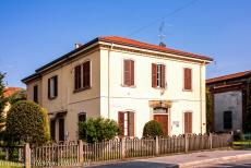 Crespi d'Adda - Het voormalige ziekenhuis van het arbeidersdorp Crespi d'Adda. Om snel te kunnen handelen bij arbeidsongevallen en ziekte, werd in 1904 een...