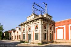 Crespi d'Adda - Het elektriciteits-verdeelstation van Crespi d'Adda. Crespi d'Adda was het eerste dorp in Itali&euml;, dat moderne verlichting had. Er...