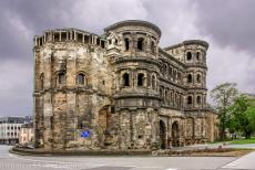 Romeinse Monumenten in Trier - De Porta Nigra is een van de Romeinse monumenten in de Duitse stad Trier;&nbsp;ze werd in de 2de eeuw gebouwd. Trier had ooit vier&nbsp;Romeinse...