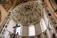 Romeinse Monumenten in Trier - Romeinse Monumenten, Dom en Onze-Lieve-Vrouwekerk in Trier: Het plafond in de apsis van de Dom.&nbsp;De belangrijkste schat van de Dom is het...