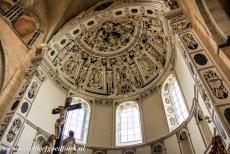 Romeinse Monumenten in Trier - Romeinse Monumenten, Dom en Onze-Lieve-Vrouwekerk in Trier: Het plafond in de apsis van de Dom. De belangrijkste schat van de Dom is het...