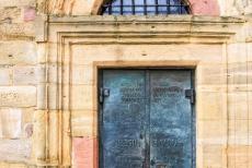 Dom van Speyer - Dom van Speyer: De deur van de St. Afrakapel. De kapel ligt aan de noordkant van de Dom; ze&nbsp;is vernoemd naar de christelijke martelares Afra....