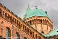 Dom van Speyer - Onder de grote koepel van de Dom van Speyer loopt een dwerggalerij. De Dom van Speyer is in Duitsland het eerste gebouw met...