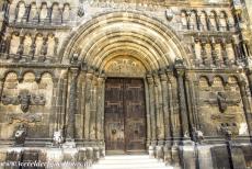 Oude stad van Regensburg met Stadtamhof - Oude stad van Regensburg met Stadtamhof: Het Schottenportal van de Schottenkirche St. Jakob, de Schotse St. Jakobskerk. De 12de eeuwse romaanse...