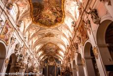 Oude stad van Regensburg met Stadtamhof - Oude stad van Regensburg met Stadtamhof: De abdijkerk van St. Emmeram dateert uit de 13de eeuws. De abdij van St. Emmeram is een van de ouste...