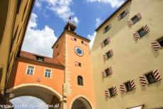 Oude stad van Regensburg met Stadtamhof - Oude stad van Regensburg met Stadtamhof: De Brückentorturm is de enige nog overgebleven torenpoort van Regensburg. De torenpoort...