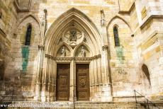 Oude stad van Regensburg met Stadtamhof - Oude stad van Regensburg met Stadtamhof: Een van de portalen van de Dom van Regensburg. De Dom staat bekend als de Dom St. Peter, de Sankt...