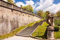 Residentie van Würzburg - Residentie van Würzburg: Een monumentale trap in de Ostgarten, de oostelijke hoftuin. Het spiegelkabinet is een van de...