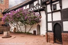 Wartburg Castle - Wartburg Castle: In the corner of the courtyard stands a small castle well. The castle had its own water supply, this was very...