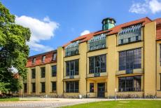 Het Bauhaus en zijn locaties in Weimar - Bauhauslocaties in Weimar en Dessau: Het hoofdgebouw van de Bauhaus Universiteit Weimar werd ontworpen door de Belgische architect, ontwerper en...