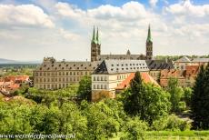 De stad Bamberg - De stad Bamberg: Het paleis van de bisschop en de vier torens van de Dom van Bamberg gezien vanaf de Michaelsberg. De stad Bamberg strekt zich uit...