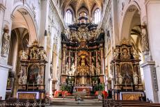 De stad Bamberg - Bamberg: Het barokke interieur van de Obere Pfarre&nbsp;dateert uit 1711, het schip is 50 jaar ouder dan het koor, waarvan de fundamenten in 1375...