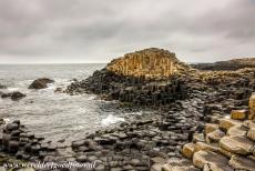 Giant's Causeway en Causeway kust - Giant's Causeway en Causeway kust: De Middle Causeway en de Grand Causeway. De Giant's Causeway is ongeveer 60 miljoen jaar...