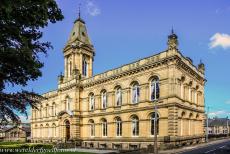 Saltaire, a Victorian model village - Workers' village Saltaire: The Victoria Hall was built in the Italianate style and completed in 1871. The Victoria Hall or Saltaire Club &...